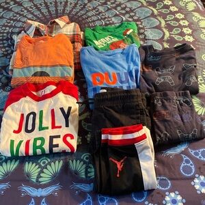 🐿️🐿️Boys 5 long sleeve tops 2 bottoms 1 pair pajamas